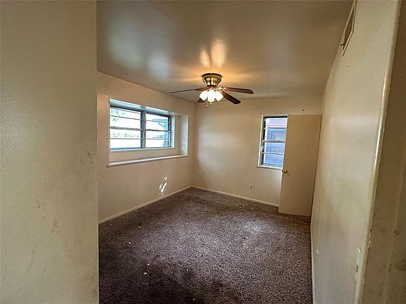 4th image of 4901 S Broadway Pl