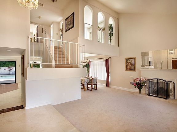 2nd image of 8637 N Willowrain Ct