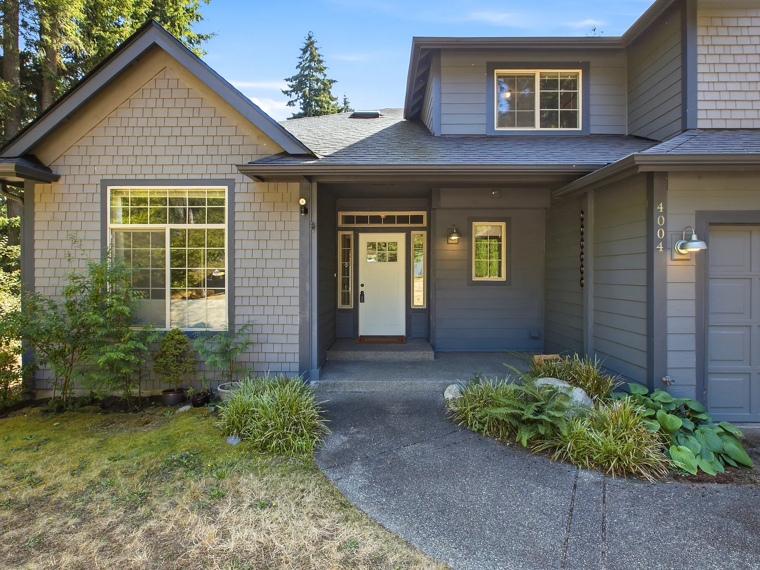 3 bed, 2.5 bath, 1924 sqft, $3,200 — Photo 3