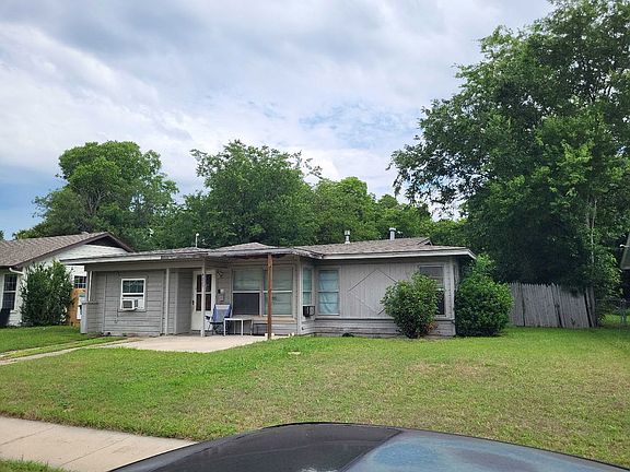 3rd image of 4225 Comanche St