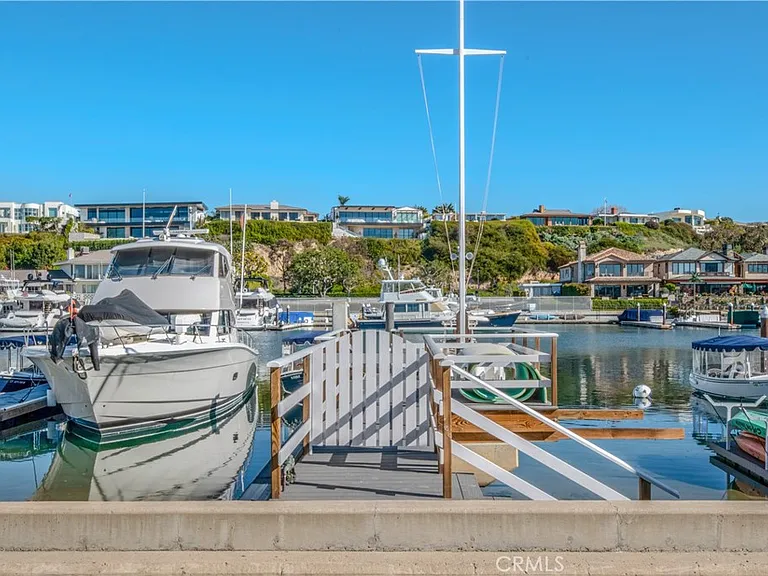 317 E Bay Front — Photo 5