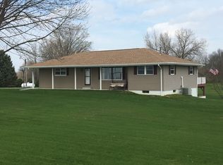 17750 Lake Knolls Rd, Pekin, IL 61554