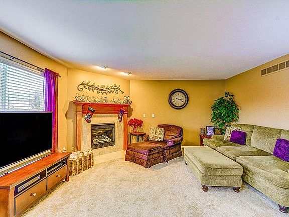 4th image of 7887 Shire Ln