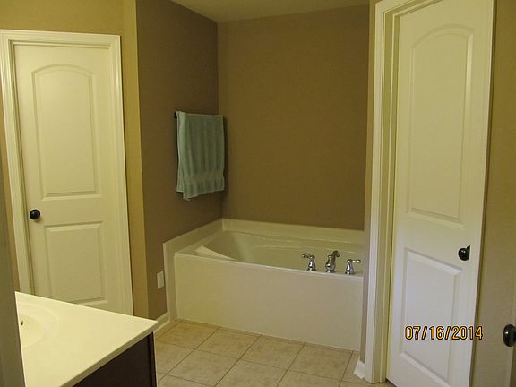 Master bath with jetted tub