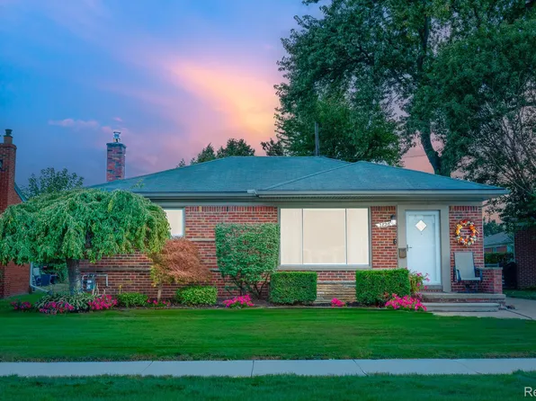 28718 Diesing Dr, Madison Heights, MI 48071