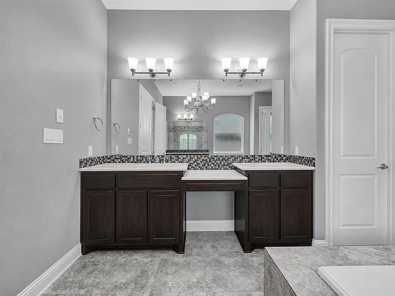 5946 Bradley Ct — Photo 15