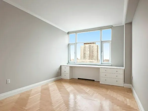 404 East 76th Street image 4 of 5