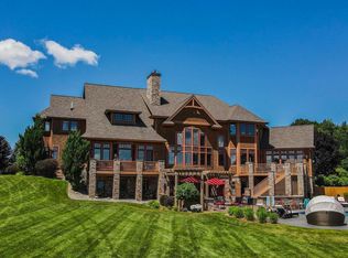 11825 Russell Ridge Dr, Williamsburg, MI 49690