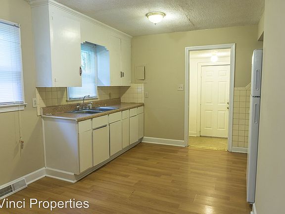 5th image of 2914 Patria St