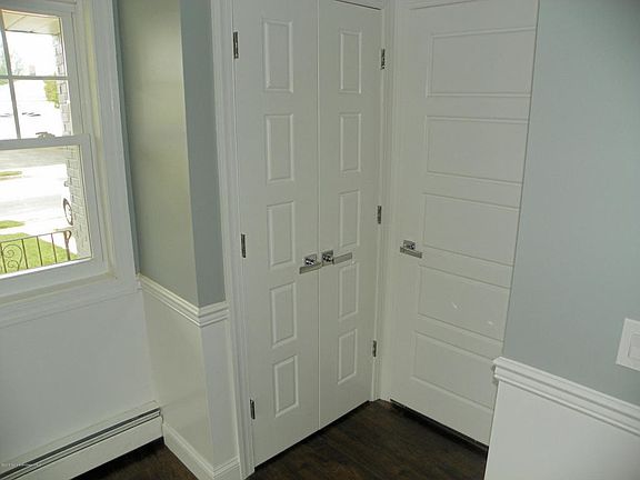 5th image of 51 Hyannis St