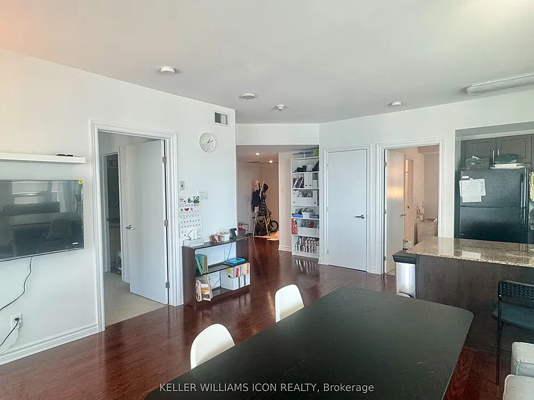 234 Rideau St #901 — Photo 9