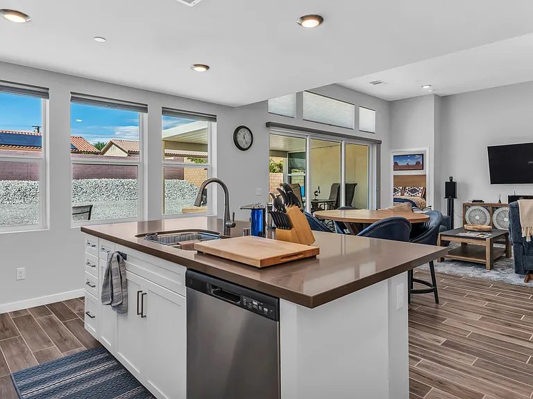 12523 Sylvanus Dr — Photo 2