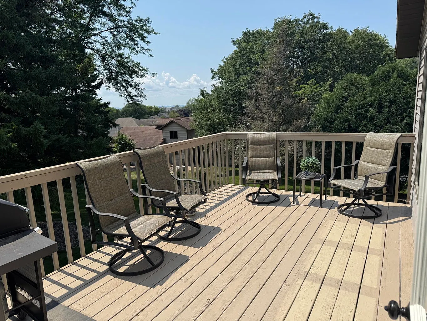 209 E Larkspur Ln — Photo 4