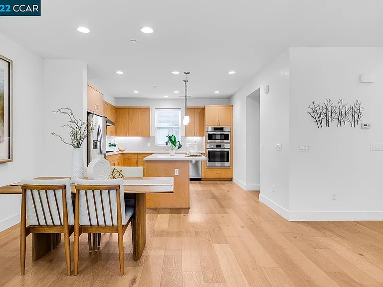 3634 Jubilee Cmn — Photo 11