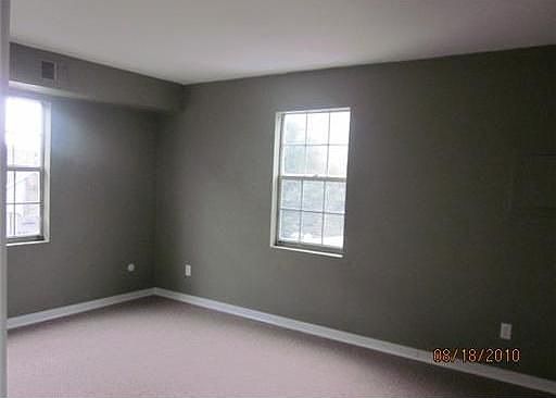 5th image of 583 W Ocean View Ave APT C