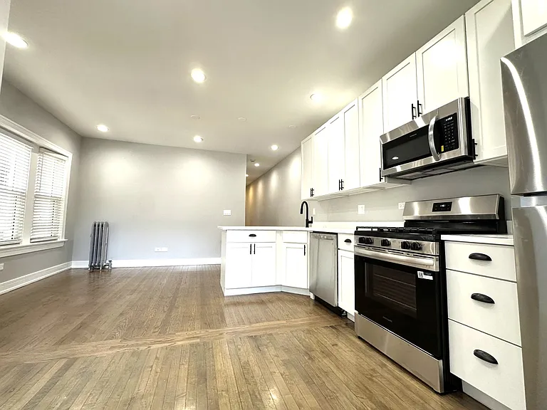 5454 N Paulina St #1 — Photo 14