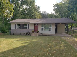 621 N C St, Rogers, AR 72756