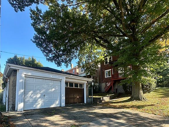 2nd image of 801 Deely St