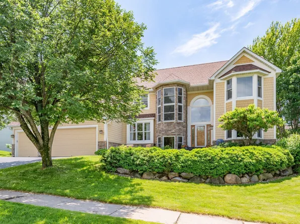 10051 Gristmill Rdg, Eden Prairie, MN 55347