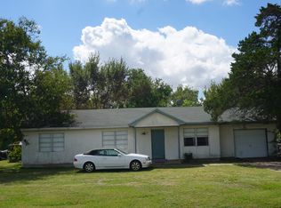 11458 Hickory Rd, College Station, TX 77845