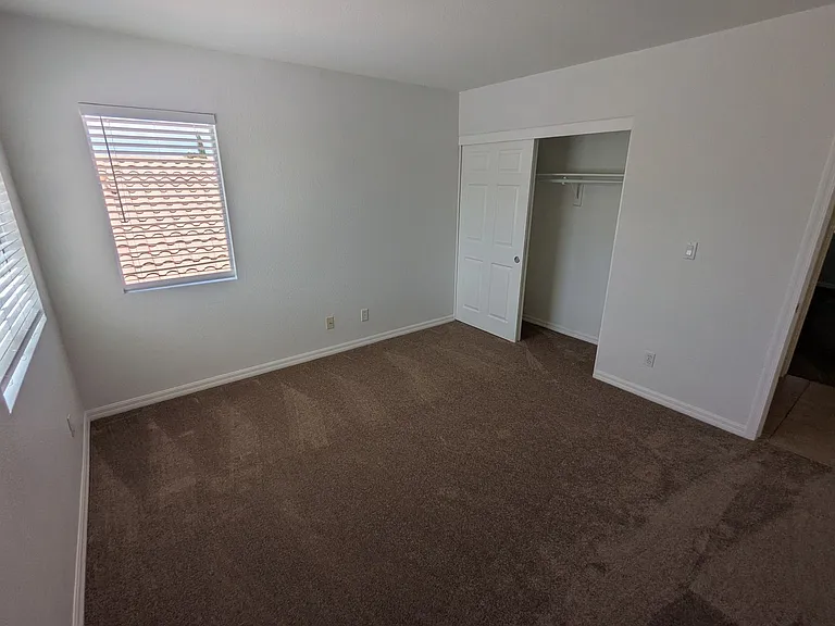 1016 Royal Plum Ln — Photo 8
