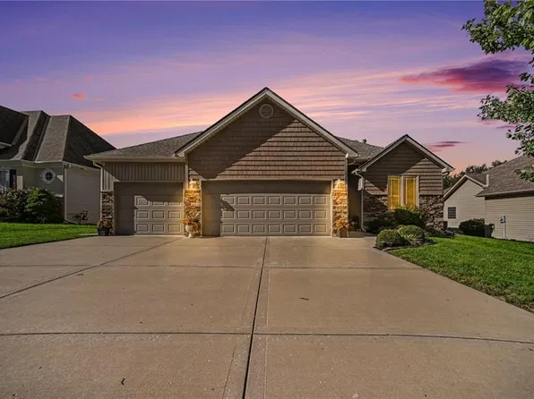 13130 NW Hawthorne Dr, Platte City, MO 64079