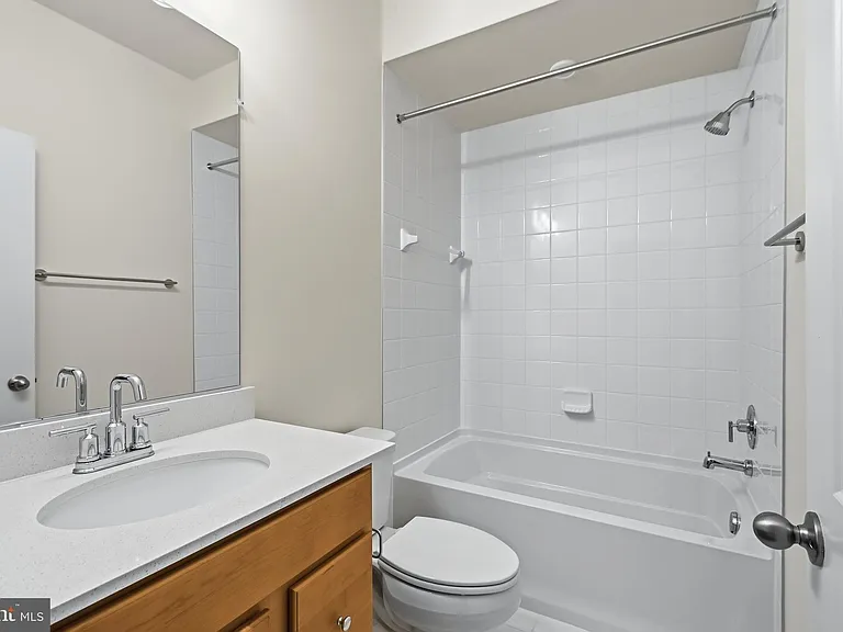 18002 Alicia Ave — Photo 28