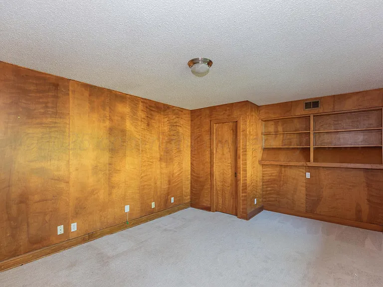 2601 S Ong St — Photo 23