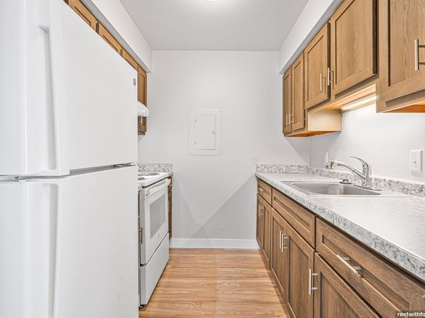 200 E Armstrong St #210