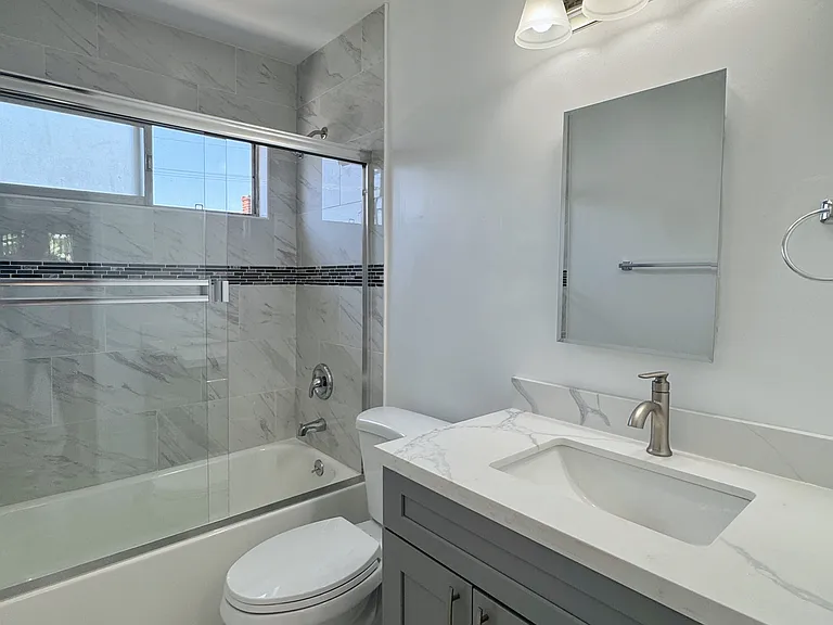 135 N 5th St #G — Photo 17