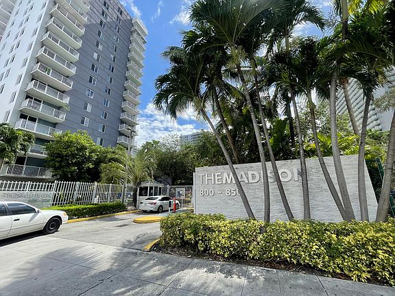 2nd image of 850 N Miami Ave APT 607