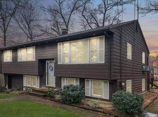 1561 Shawsheen St, Tewksbury, MA 01876