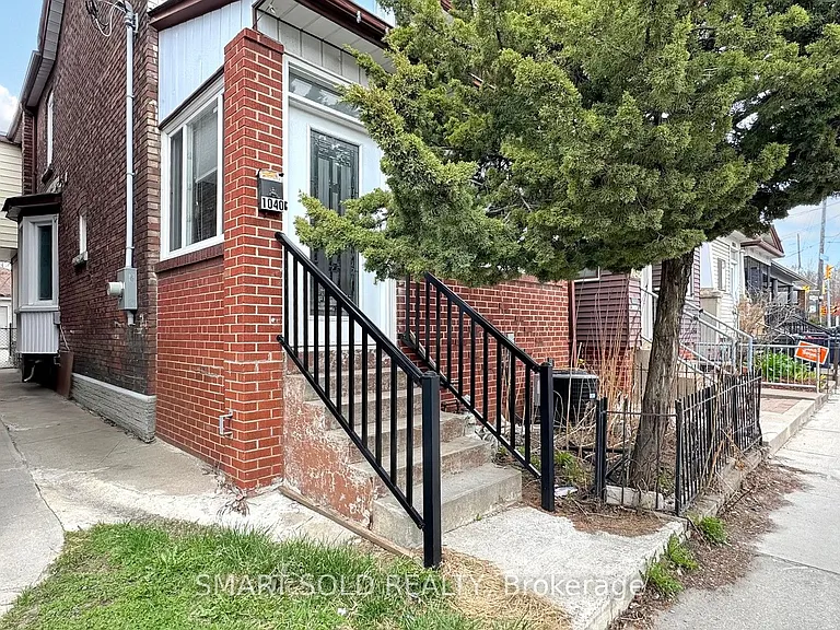 1040 Ossington Ave #BASEMENT — Photo 2