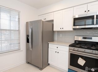 801 Woodbridge Commons Way, Iselin, NJ 08830