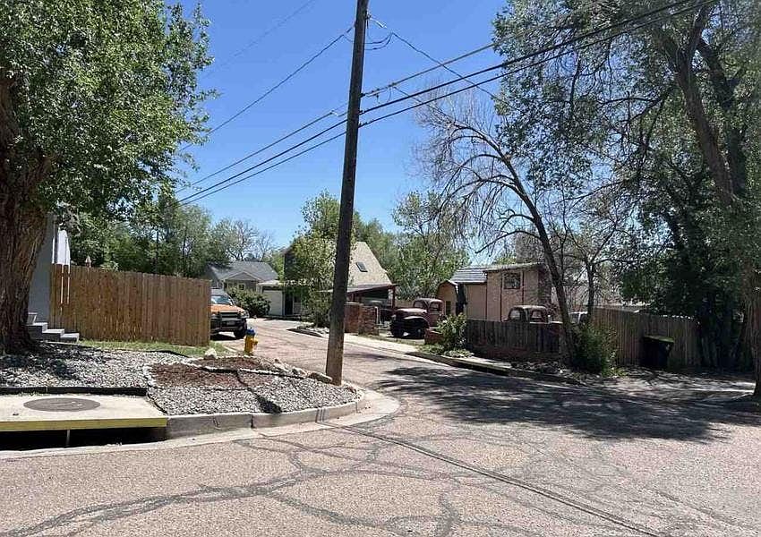 2nd image of 2523 E San Rafael St