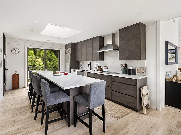 7 Glenmore Ave — Photo 8