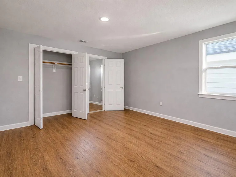 6614 Haight St #B — Photo 8