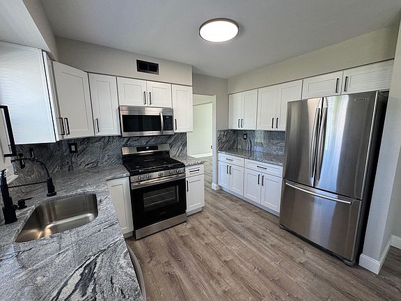 3rd image of 8 Framingham Rd