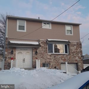 1984 King Arthur Rd, Philadelphia, PA, 19116