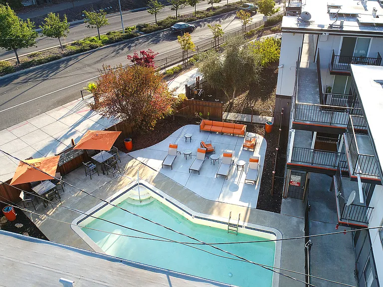 Solis Garden — Photo 16