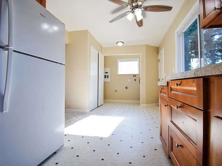 6309 SE Overland St — Photo 4