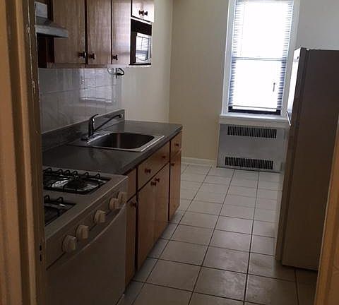 4th image of 9161 193rd St APT 2C