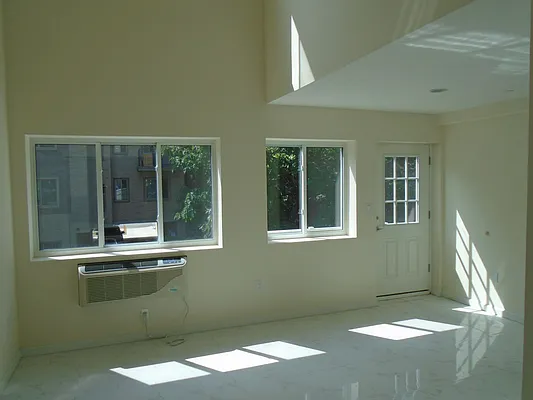 Rented by 18 REALTY | media 6