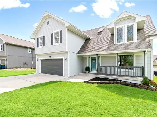 1201 Aspen Dr, Smithville, MO 64089