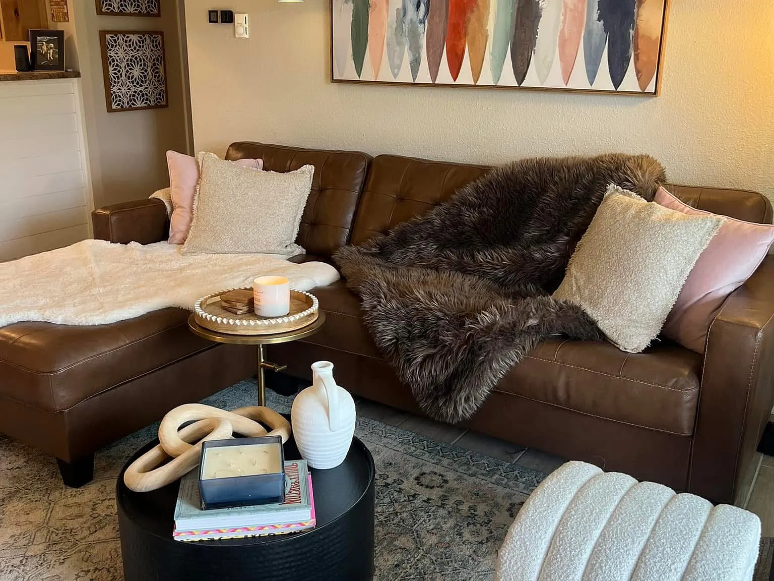 2 bed, 837 sqft, $2,400 — Photo 2