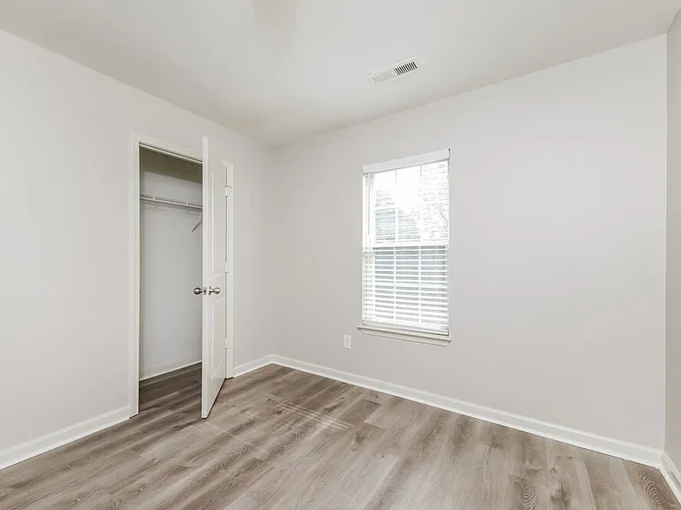 5063 Hogan Point Ct — Photo 14