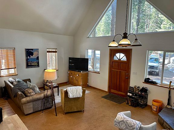 2nd image of 500 Manzanita Way