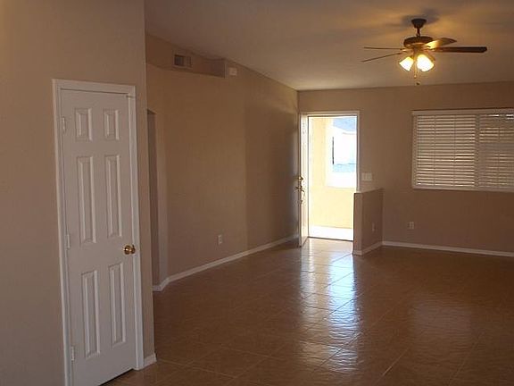 4th image of 3398 Fountain Palm Dr
