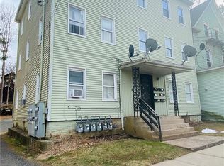 122 Willow St APT 3A, Meriden, CT 06450