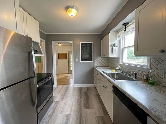 5th image of 1701 Ryan Ave